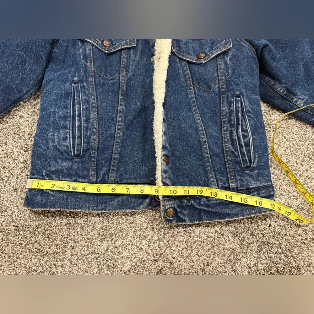 Vintage Levi's Sherpa lined jean jacket - Picture 13 of 14
